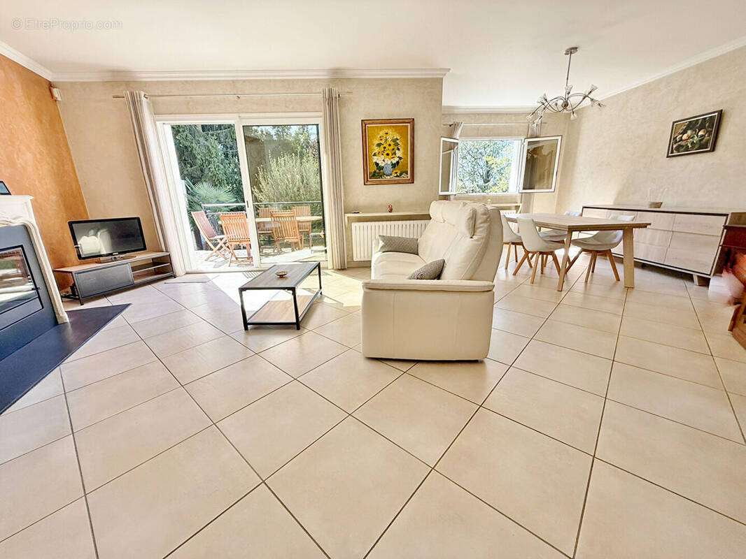 Maison à L'HAY-LES-ROSES