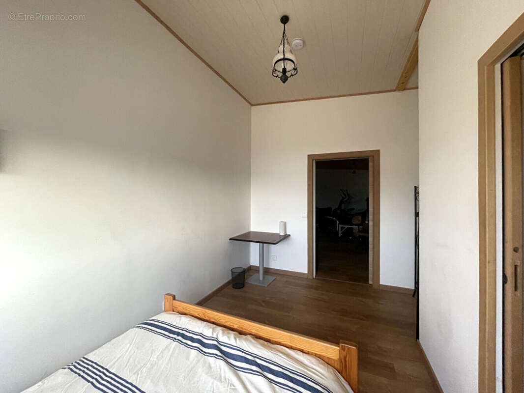 Autre à TREMBLAY-LES-VILLAGES