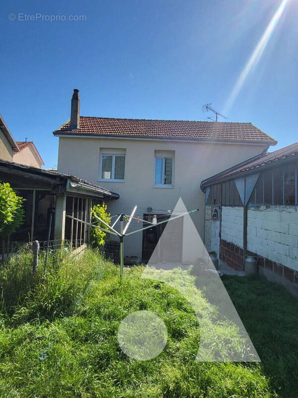 Maison à SAINTE-SAVINE