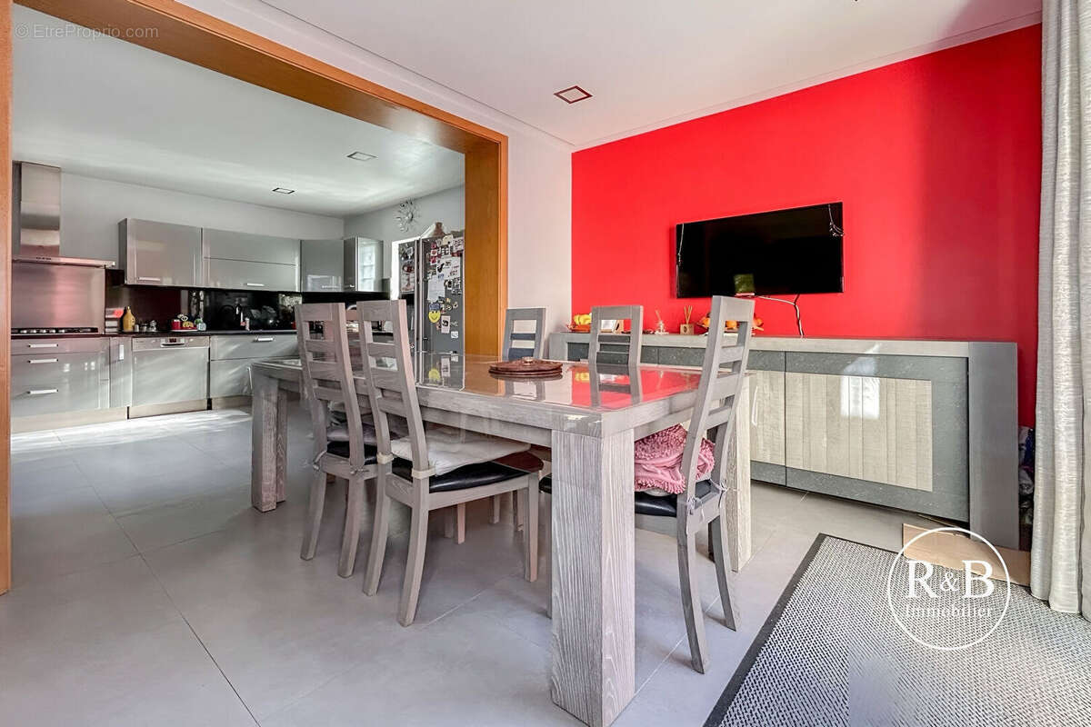 Maison à LES CLAYES-SOUS-BOIS