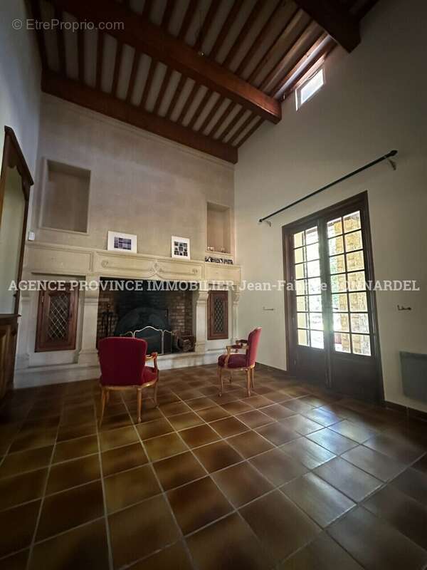 Maison à VALREAS