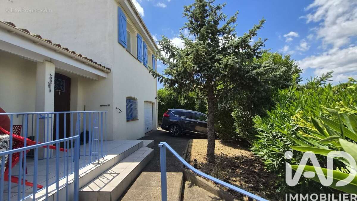 Photo 4