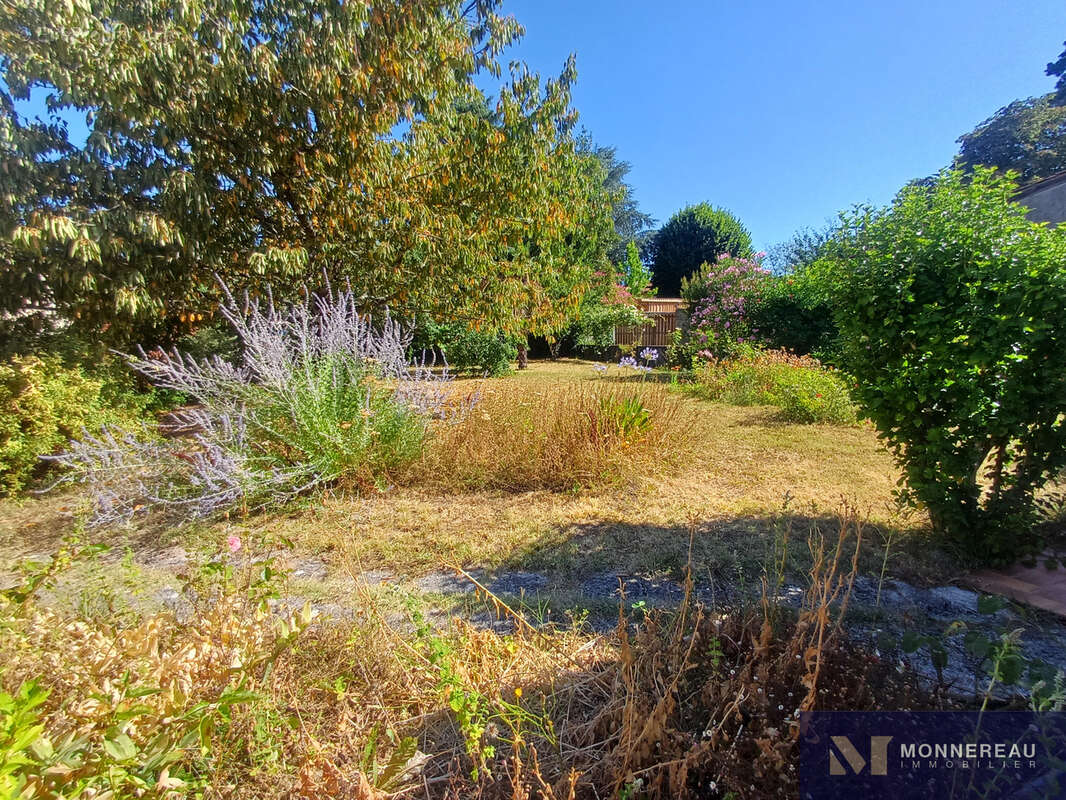 Maison services a pied avec jardin et garage - photo 15