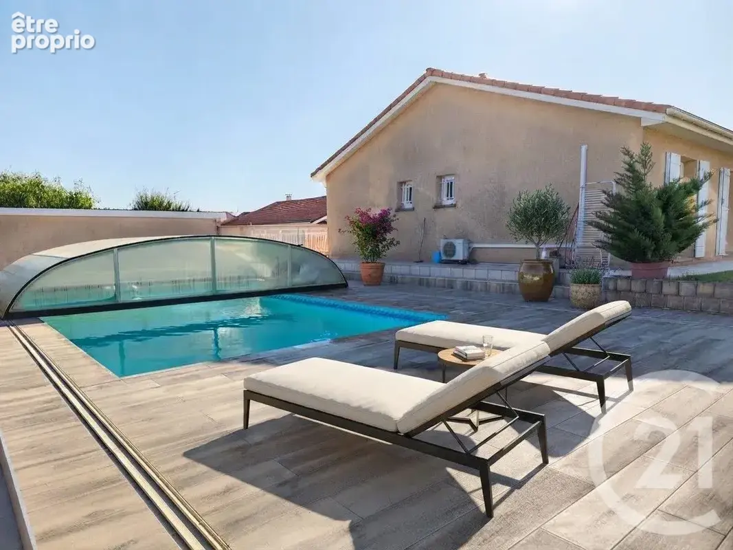Maison 6 pièces 130 m² à vendre à Saint-Laurent-De-Mure (69720) - photo 2