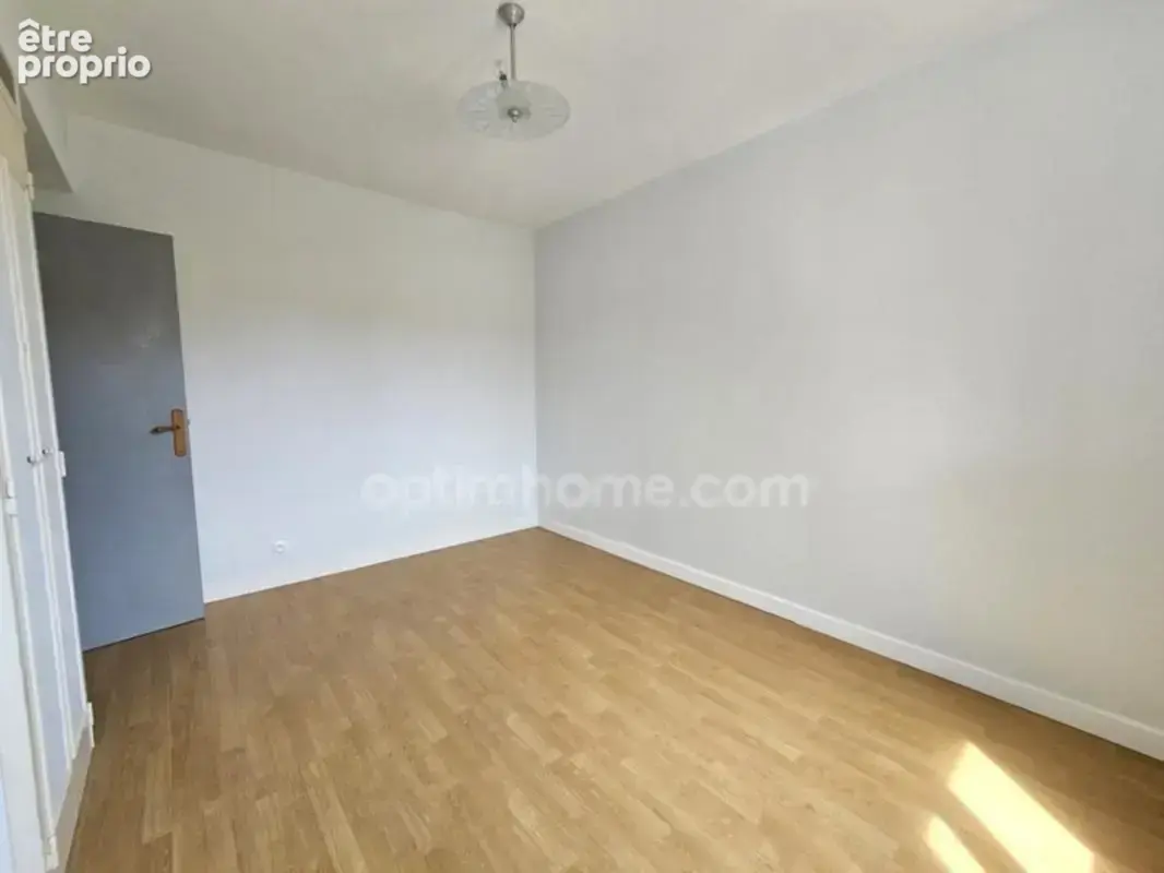  Maison familiale de 100 m² — 4 chambres & Jardin de 550 m² à LA COURONNE (16) - photo 6