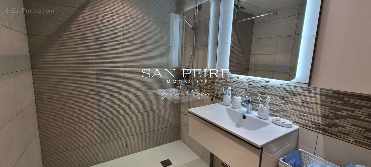 Appartement à LES ISSAMBRES