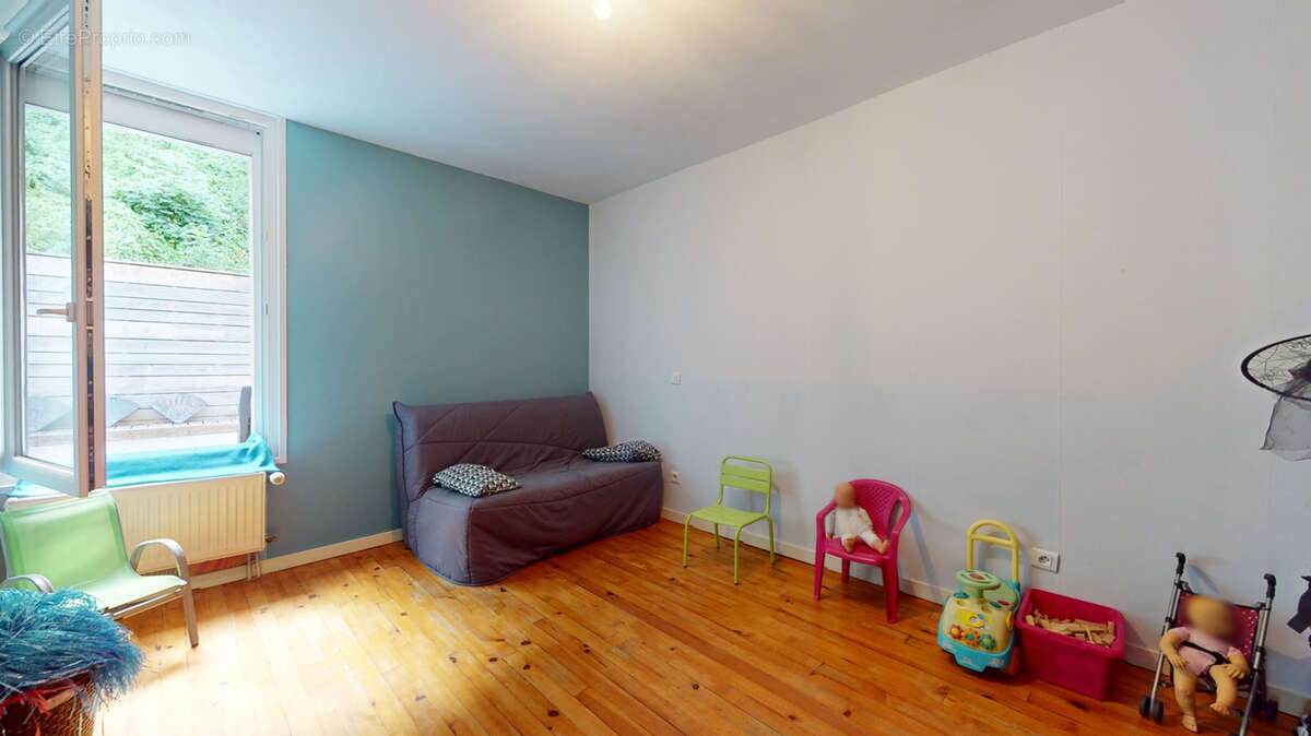 Appartement à CHALEZE