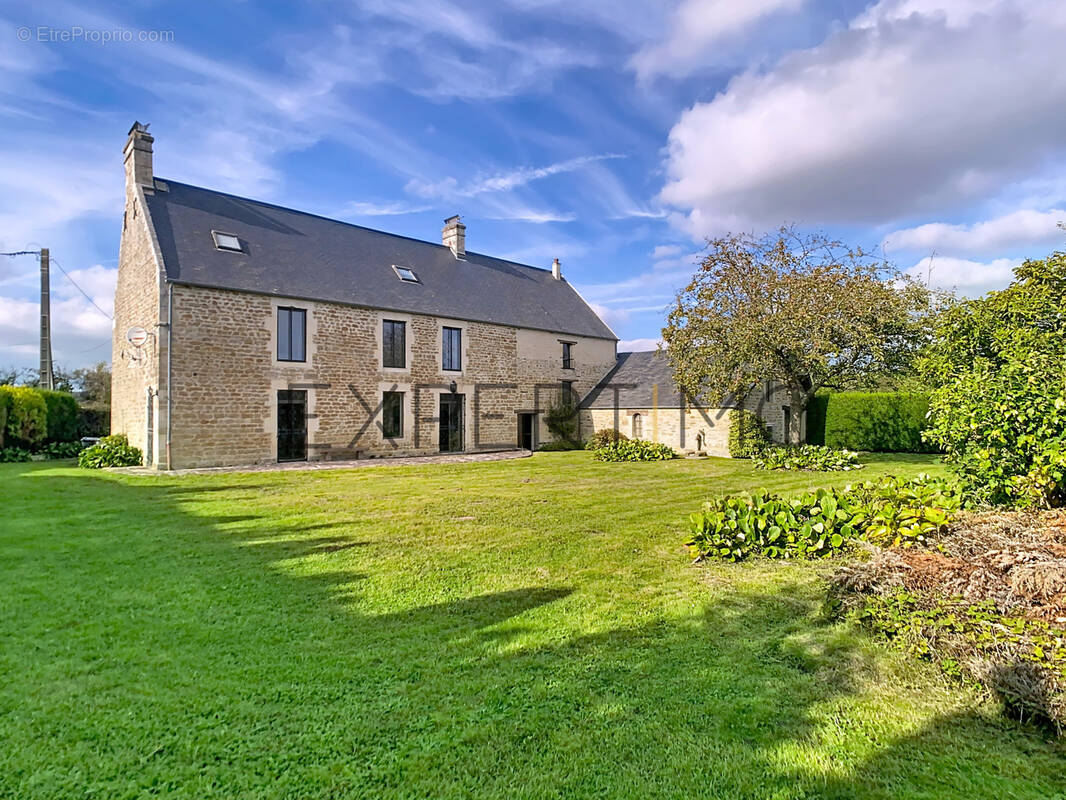 Maison à NOYERS-BOCAGE