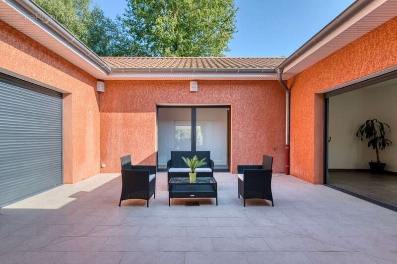 Maison à SAINT-JEAN-DE-THURIGNEUX