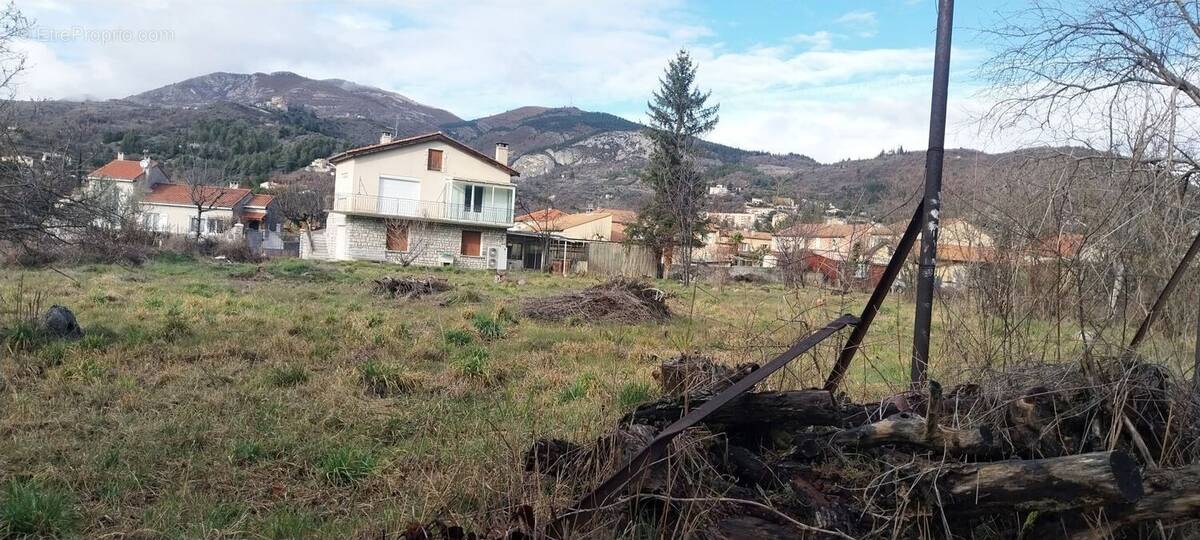 Terrain à DIGNE-LES-BAINS