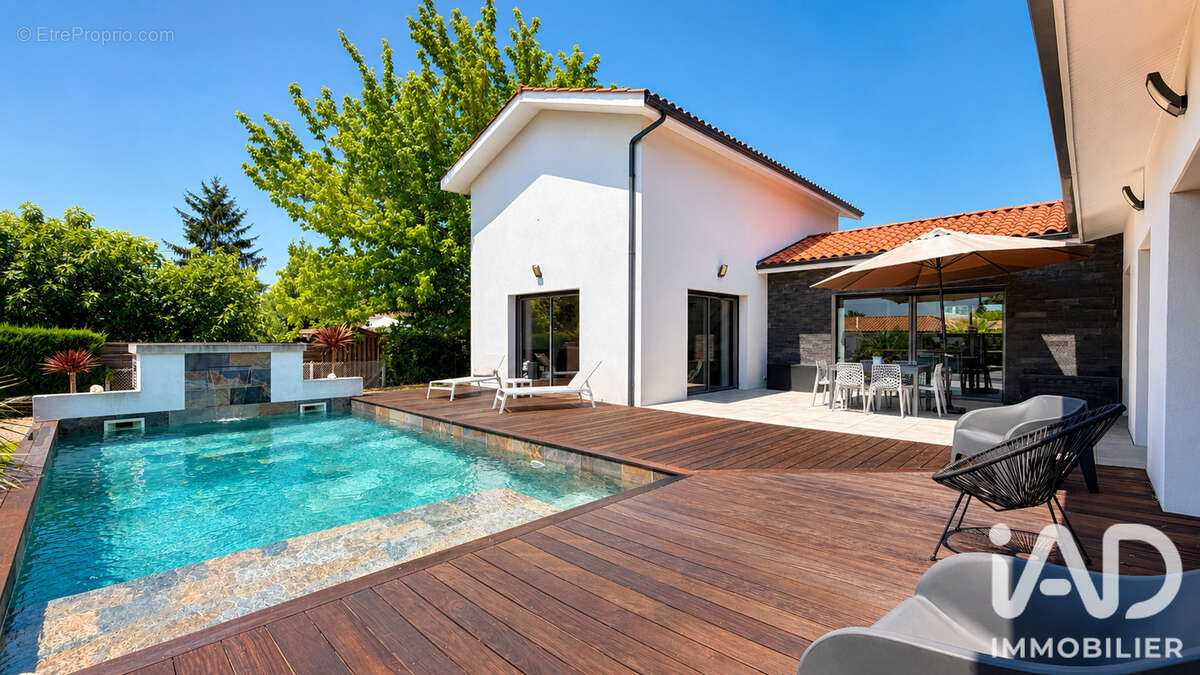 Maison 164 m² à Mios  - photo 2