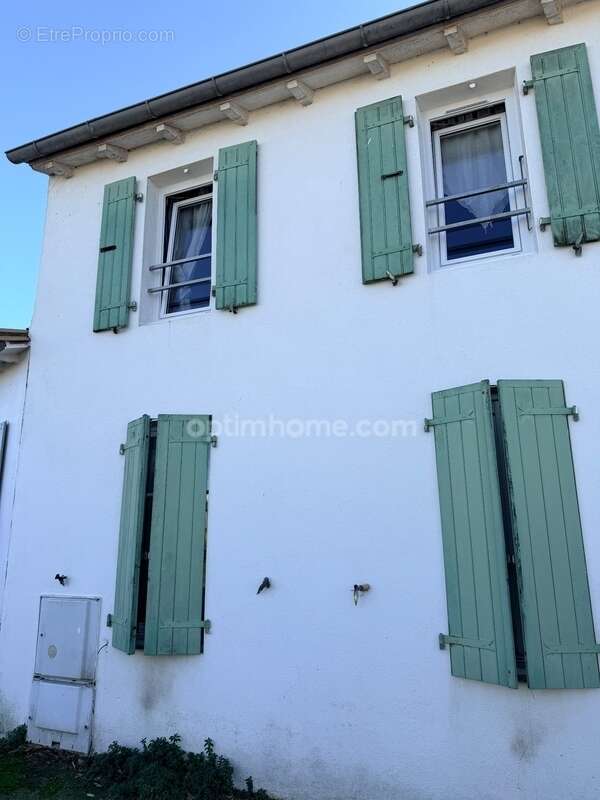 Appartement à LA FLOTTE