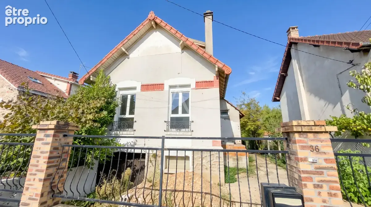 Maison à rénover avec une dépendance aménagée en fond de parcelle. - photo 14