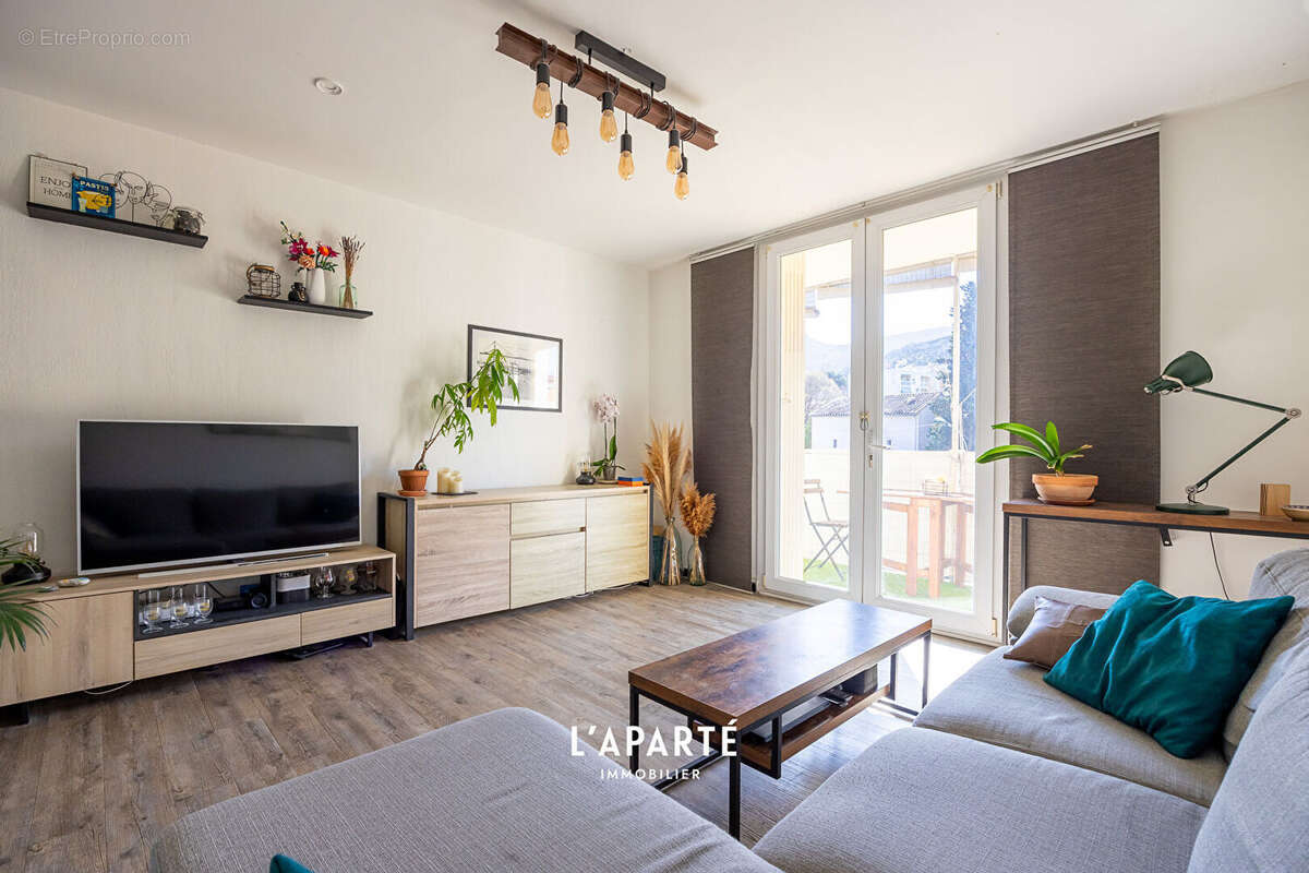 Appartement à MARSEILLE-11E