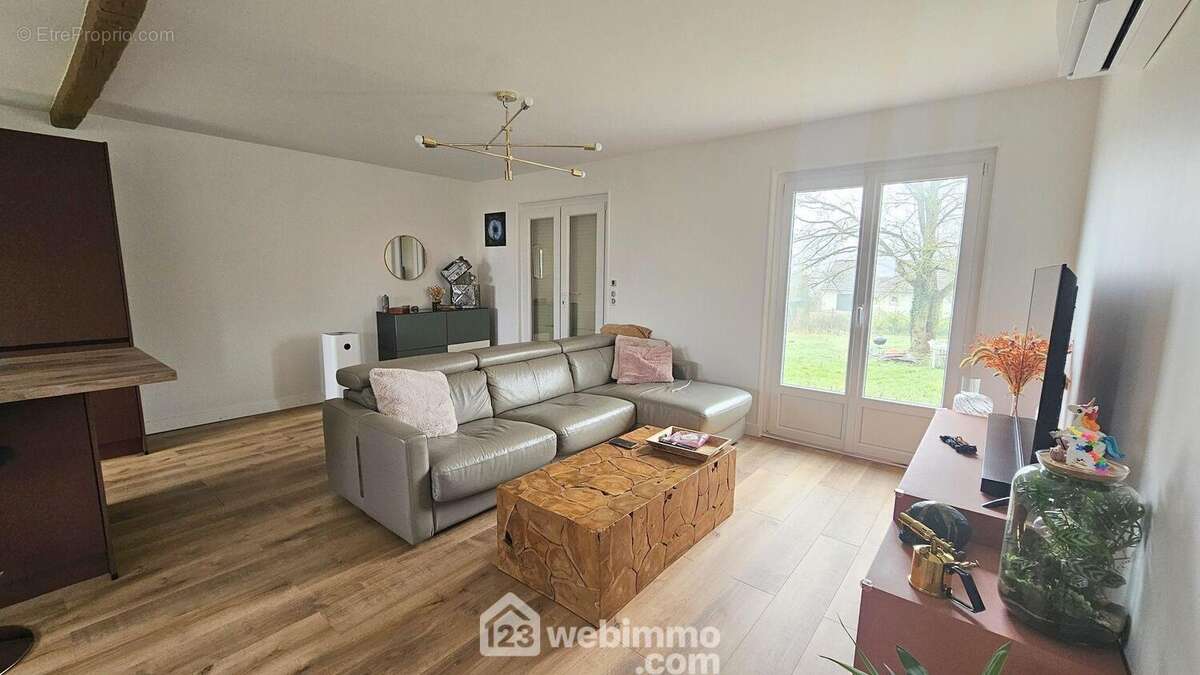 Un séjour de 25 m² très lumineux.