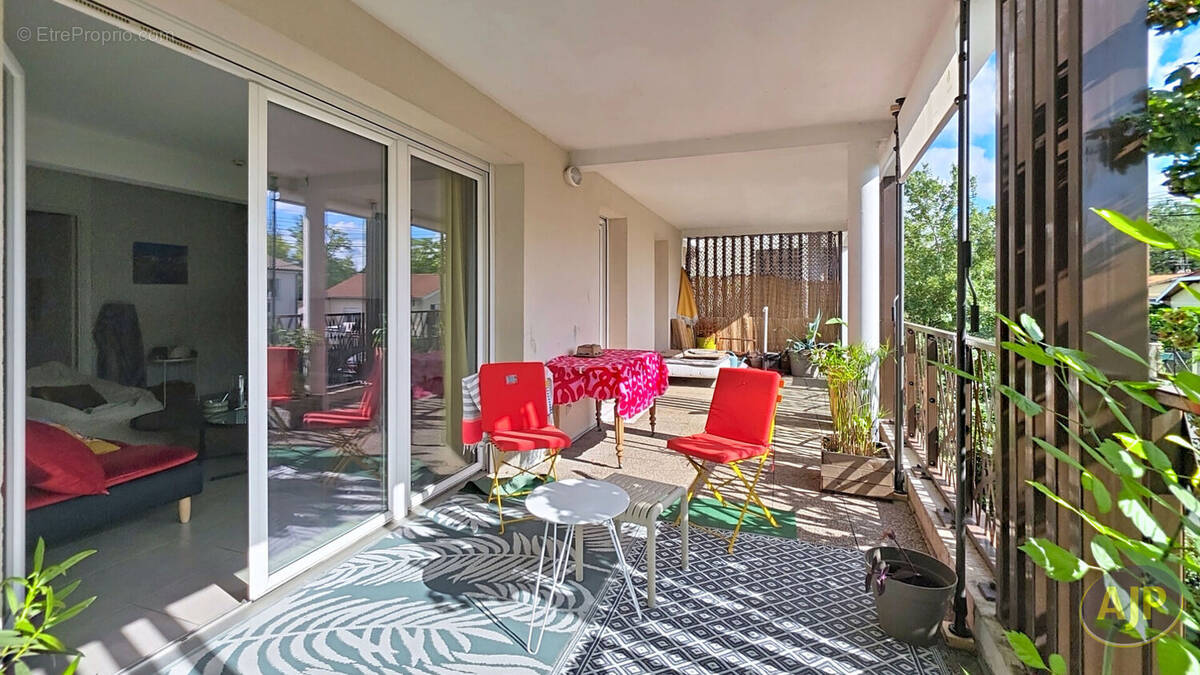 Appartement à VILLENAVE-D'ORNON