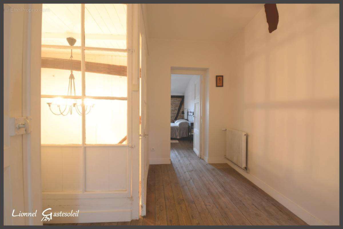 Maison à vendre 3/4 chambres à colombages au cœur de la bastide, idéale pour vivre ou investir à deux pas de la Dordogne à SAINT - photo 14