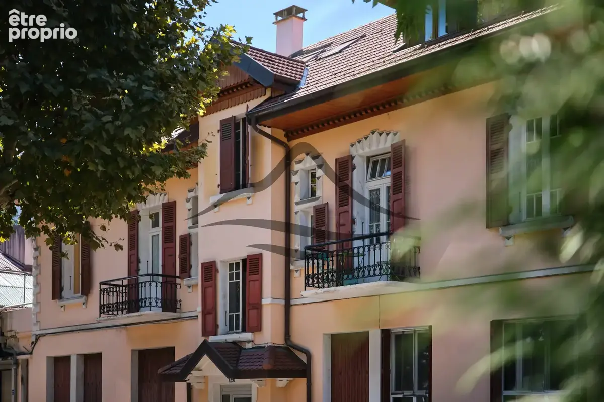 Annecy   Faubourg des Balmettes  T3 de caractère avec terrasse aux portes de la Vieille Ville - photo 1