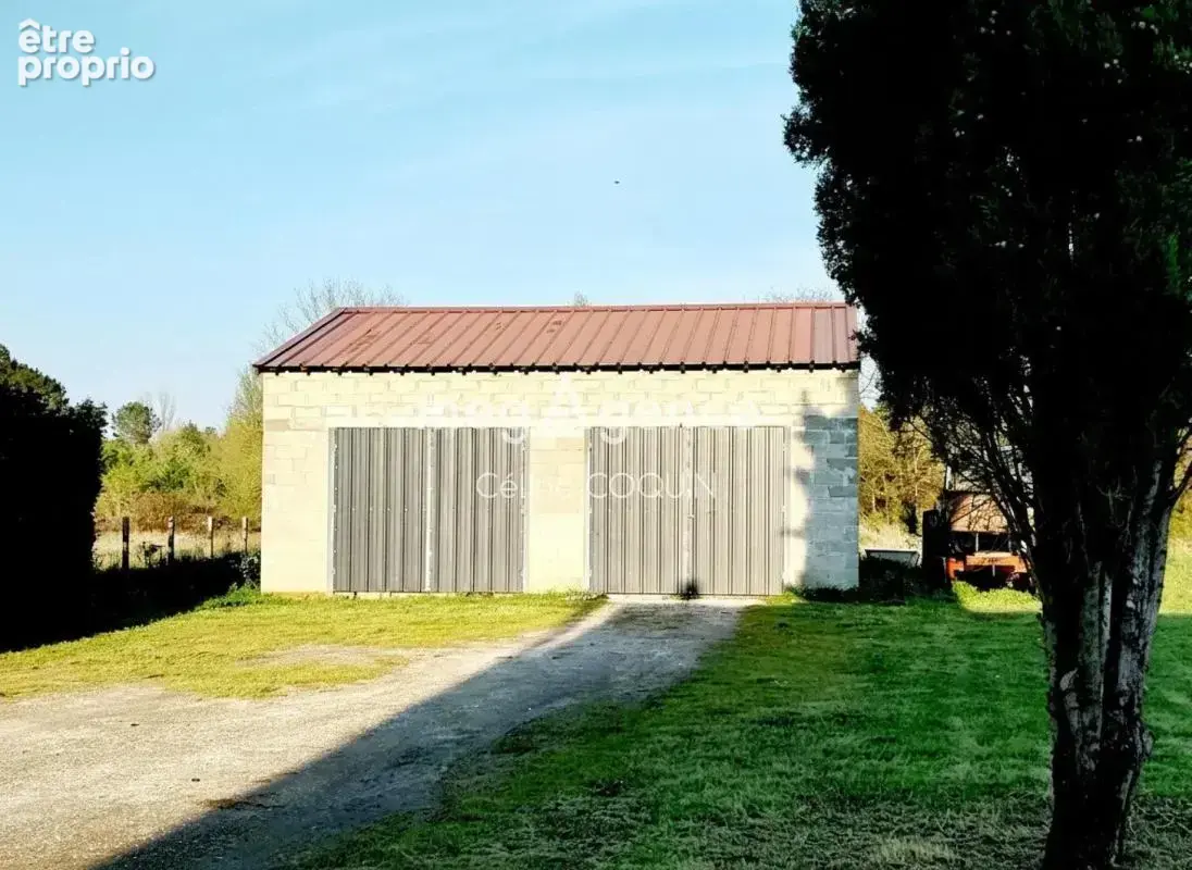 Propriété évolutive 307 m² – 179 m² habitables – 2,4 ha – DPE D – Fort potentiel - photo 3