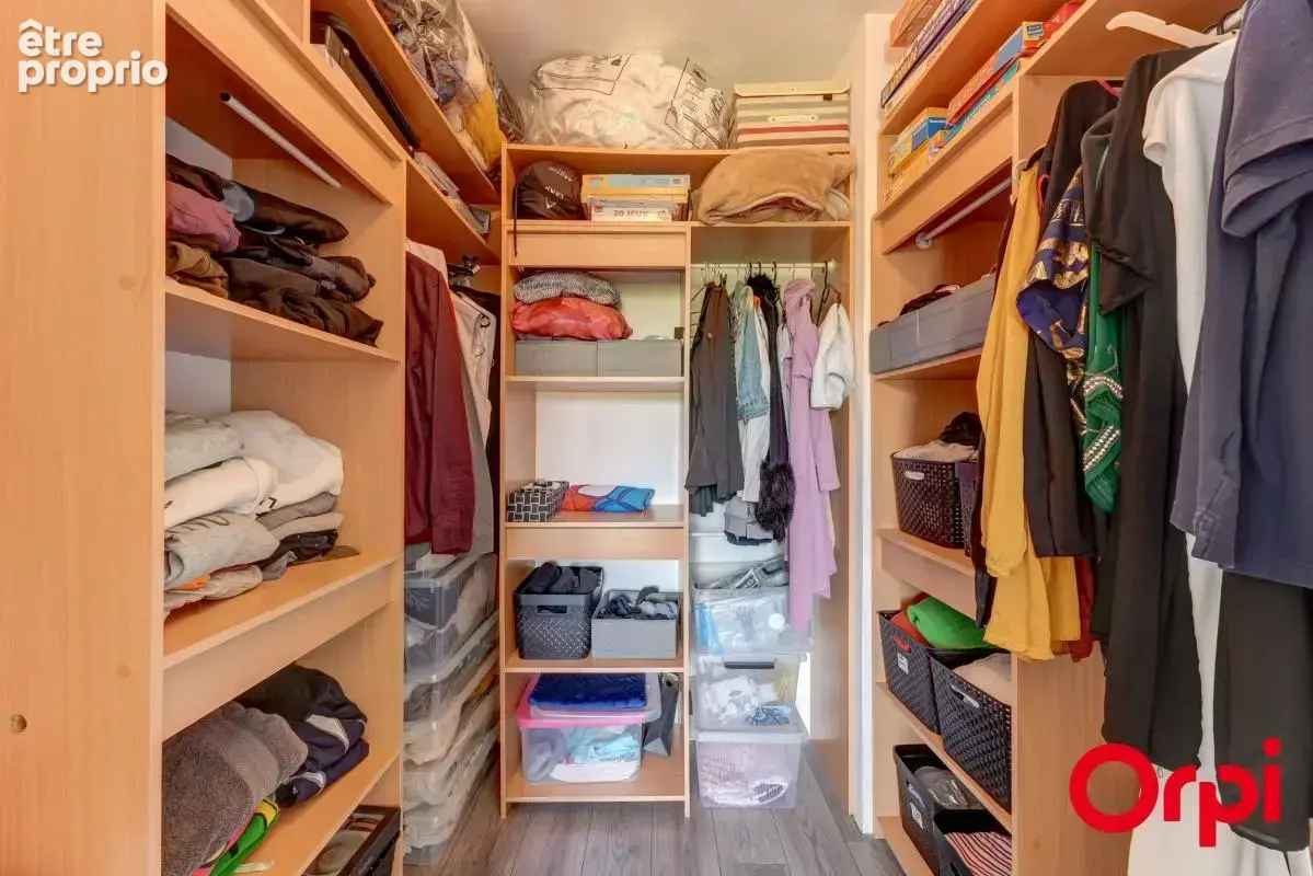 Maison récente de 105 m² avec quatre chambres sur un terrain de 317 m² à Vaulx-en-Velin - photo 10