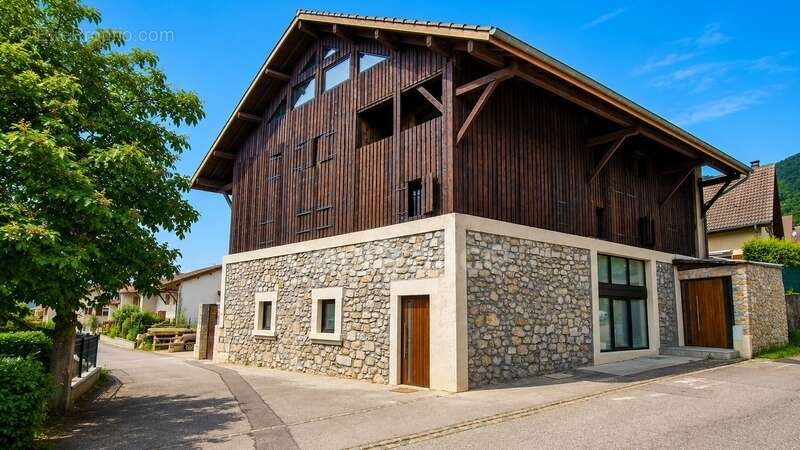 Maison à CROZET