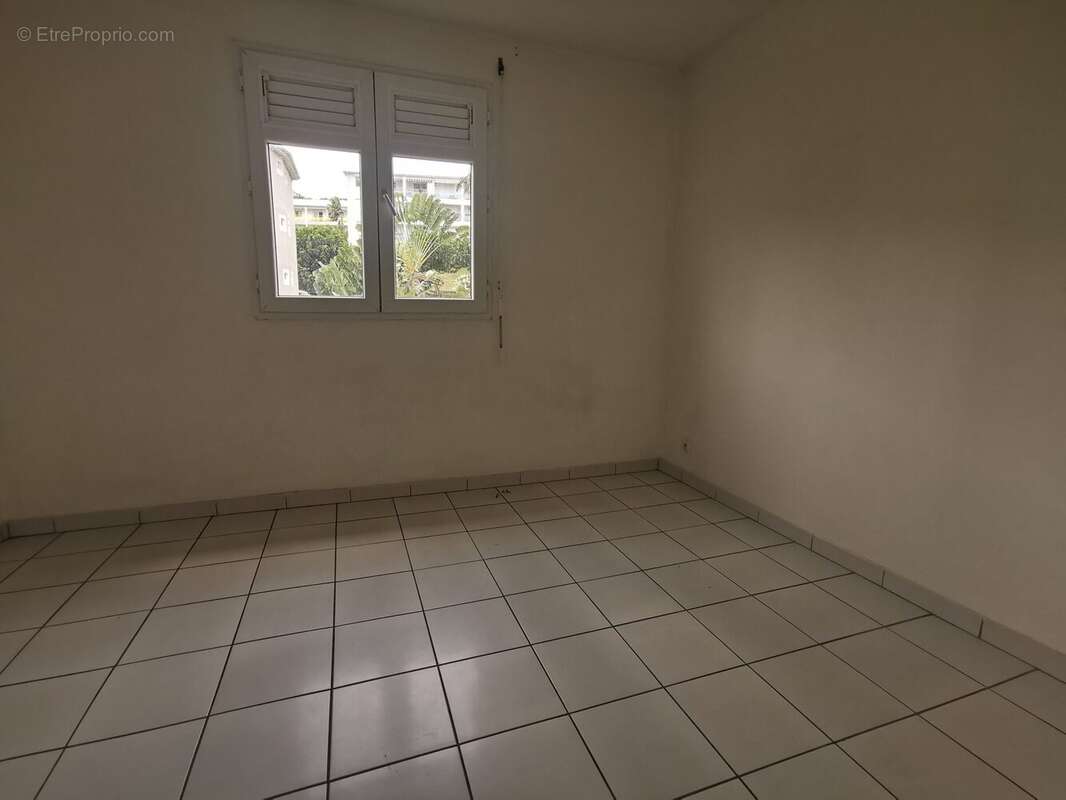 Appartement 71 m² à Le Lamentin  - photo 8