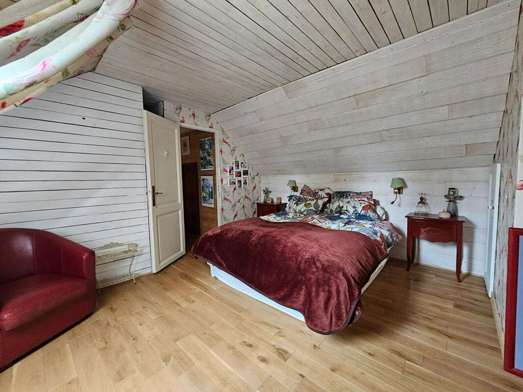 Maison à MONTMAIN