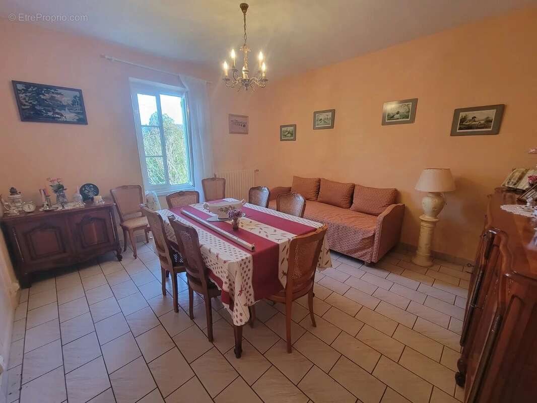 Maison à CHALLUY
