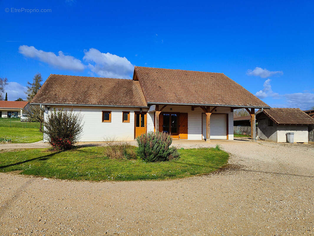 Maison à LES AVENIERES