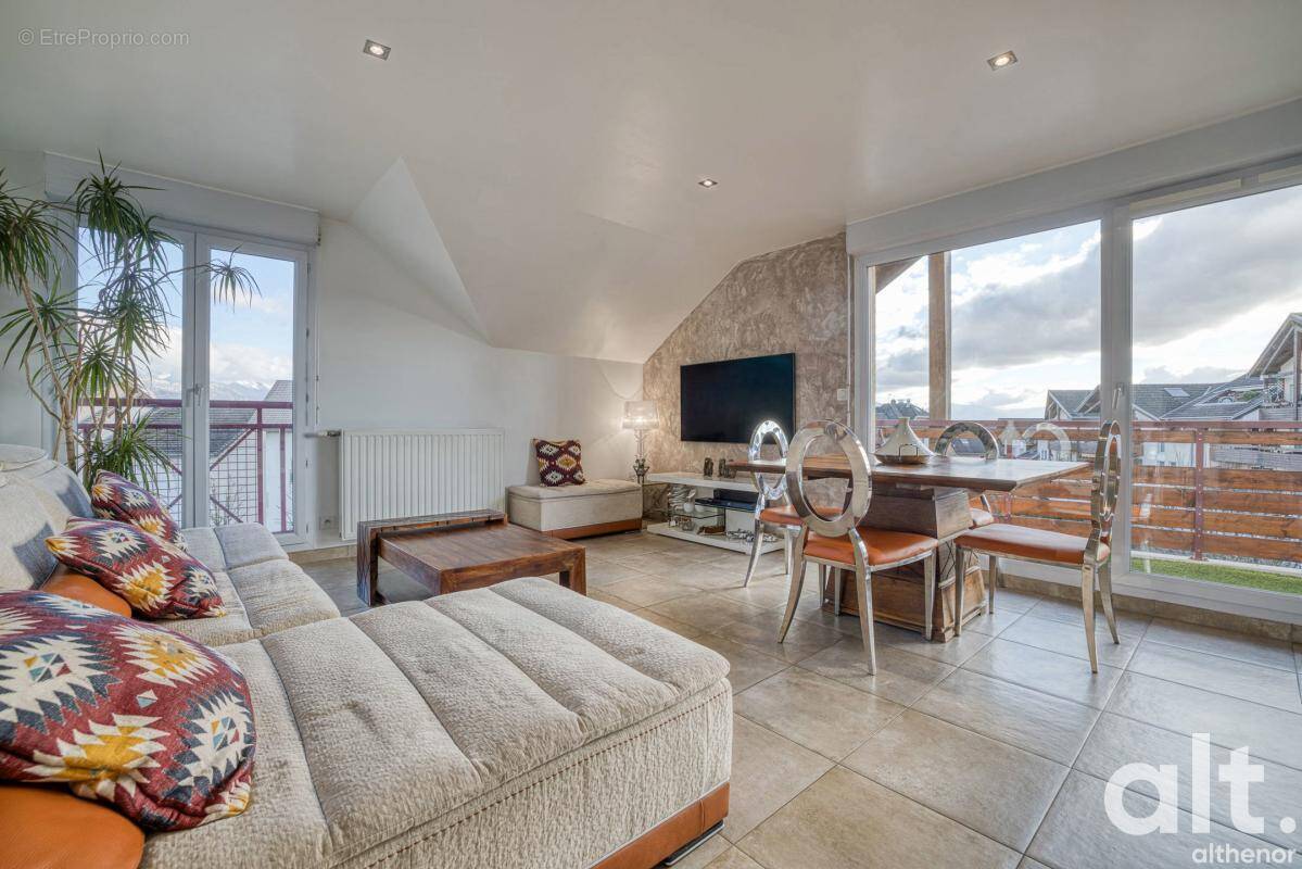 Appartement à POISY