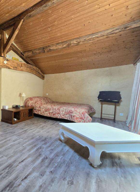 Maison à SAINT-ANTOINE-DU-QUEYRET