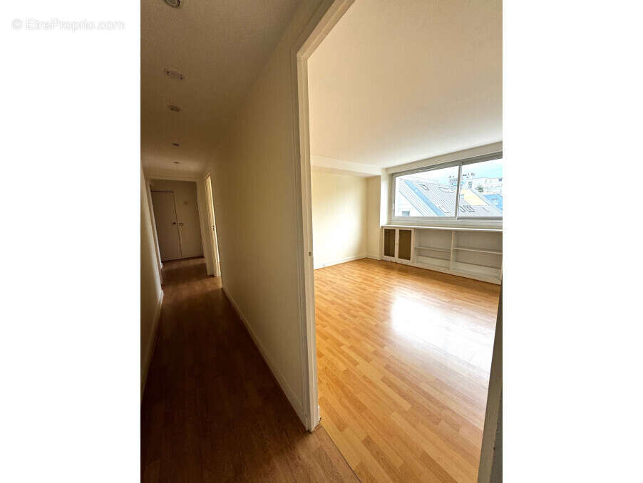 Appartement à PARIS-14E