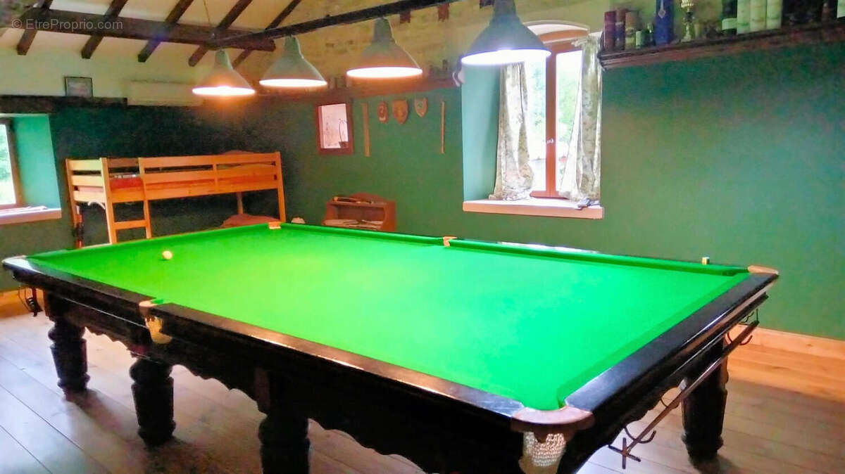 SNOOKER ROOM - Maison à SAINT-CIERS-SUR-BONNIEURE