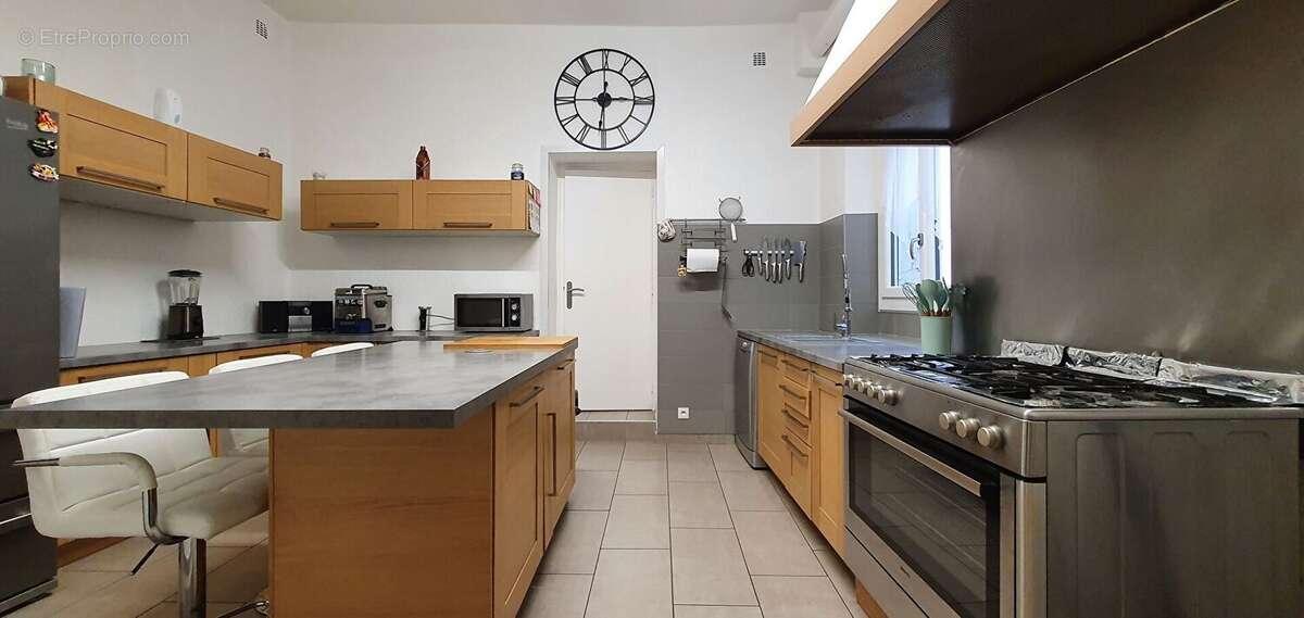 Commerce à SOUCIEU-EN-JARREST