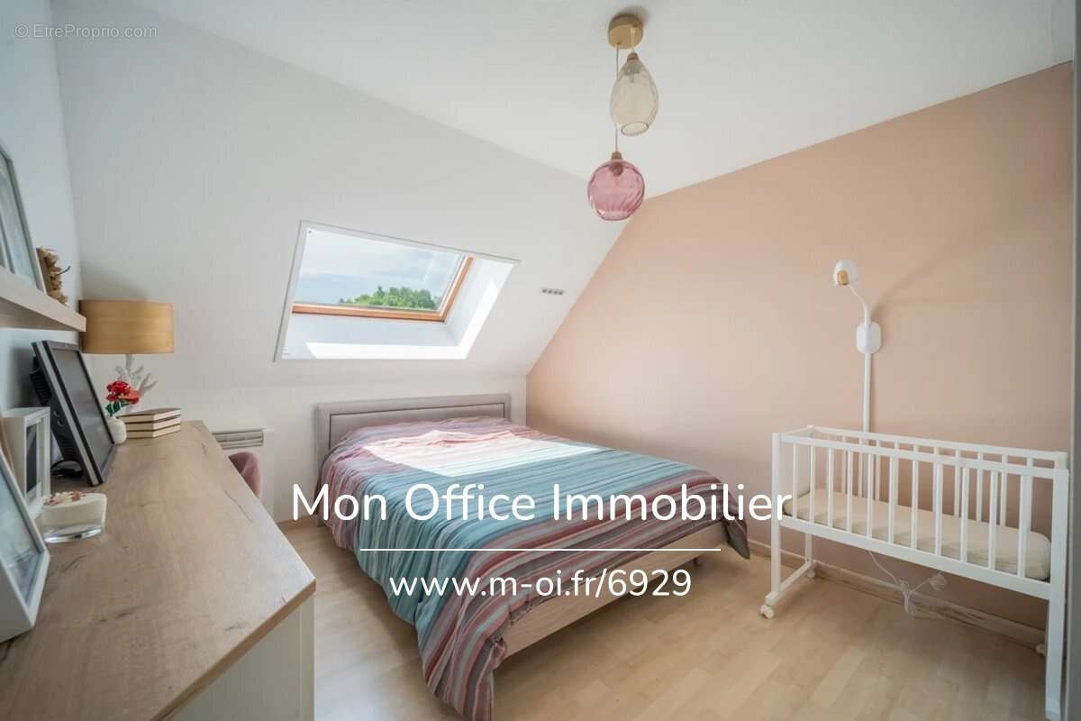 Référence : 6929-TCA. - Appartement duplex 4 pièces - balcon - cave - climatisation réversible et garage possible en sus (74000  - photo 4