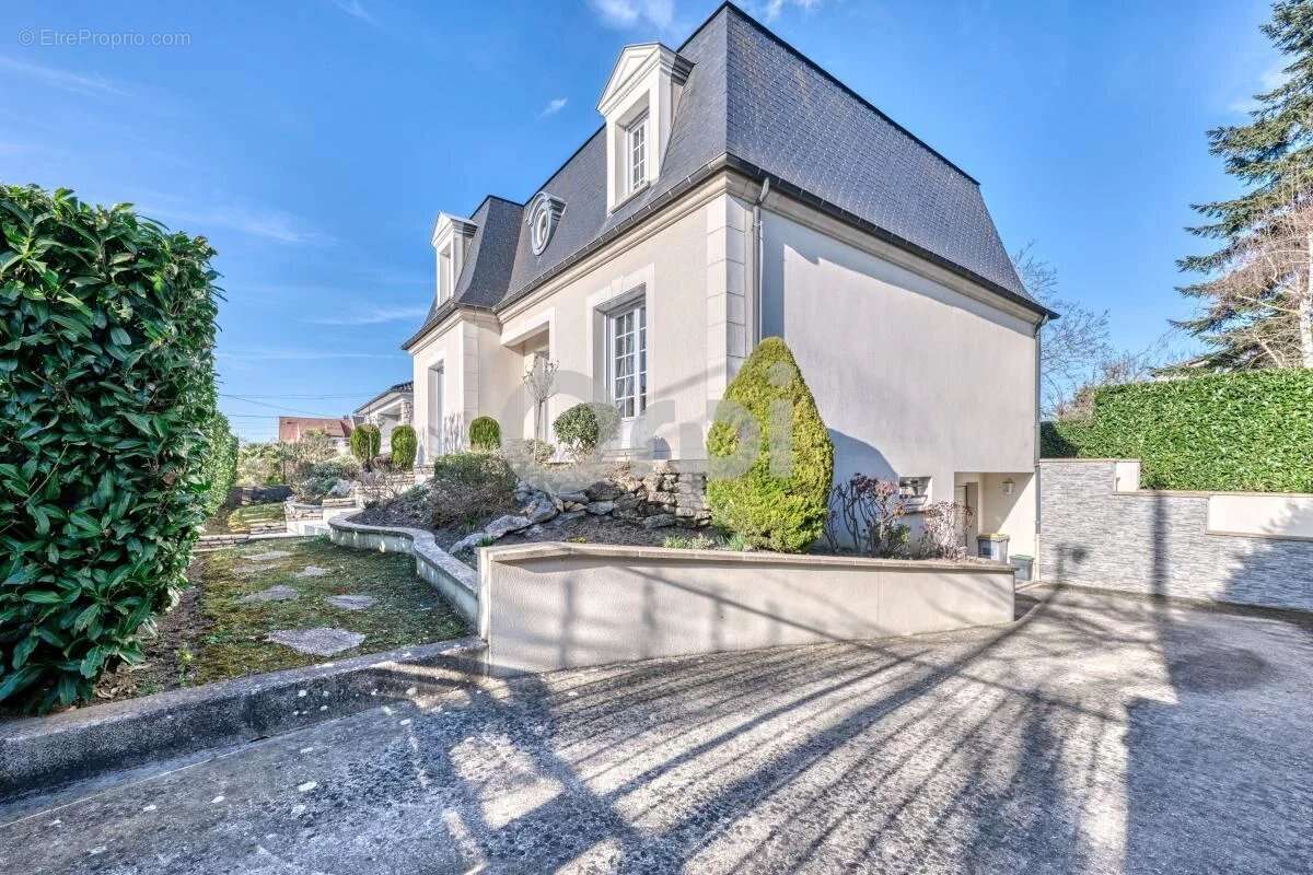 Maison à CHAMPS-SUR-MARNE