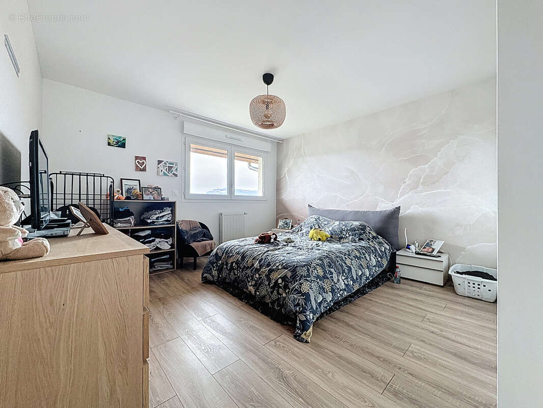 Appartement à SALLENOVES