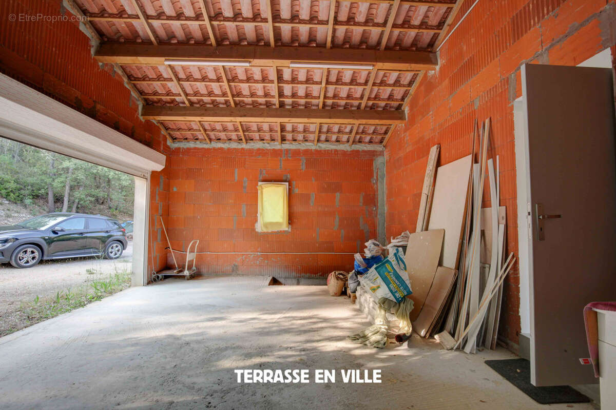 Maison à MEYRARGUES