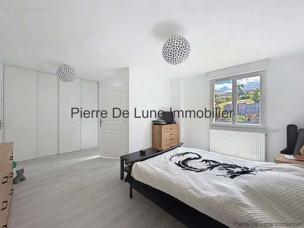 Exclusivité – le bois-d’oingt – maison familiale 178 m² – 5 chambres – 340 000 € - photo 2