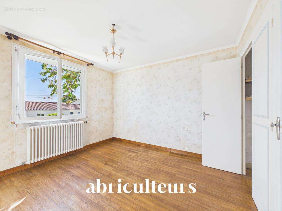 Maison type nantaise , avec grand jardin en vente à bourg de St Hilaire de Clisson (44190) - photo 5