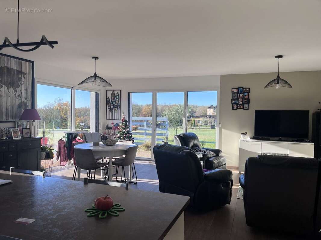 Pièce à vivre - Maison à CAHORS