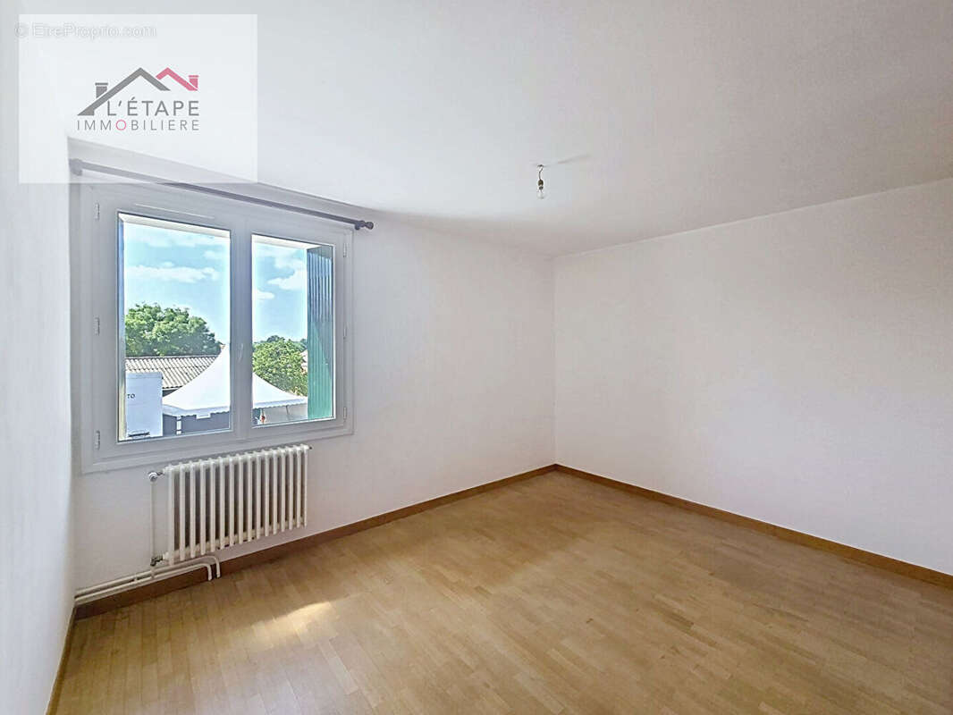 Venansault - Grande maison familiale de 190 m² au coeur du bourg - photo 8