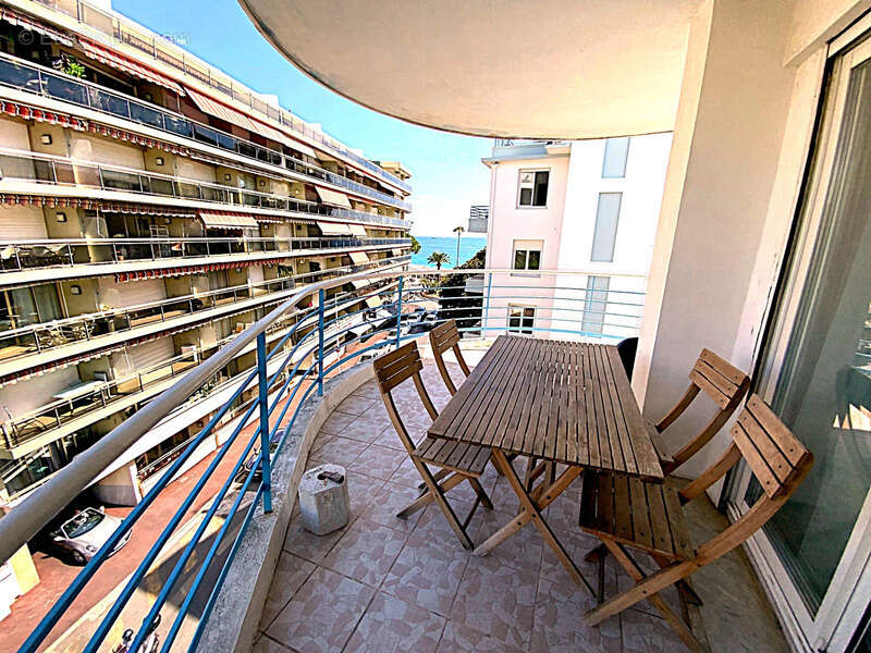 Dpt Alpes Maritimes (06), à vendre JUAN LES PINS appartement T1  vue mer - photo 2