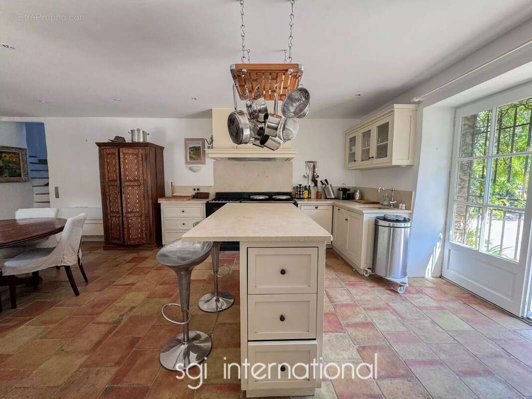 Maison à LA GARDE-FREINET