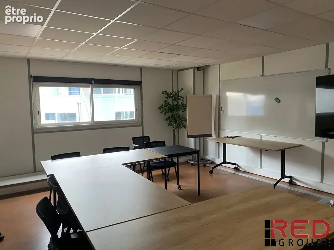 Commerce 937 m² à vendre à Gardanne (13120) - photo 7