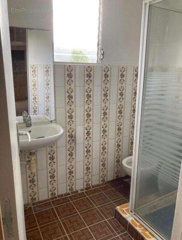 À vendre : Maison spacieuse de 187 m² à Morne Vert (97226) - Idéal pour le tourisme vert ! - photo 16