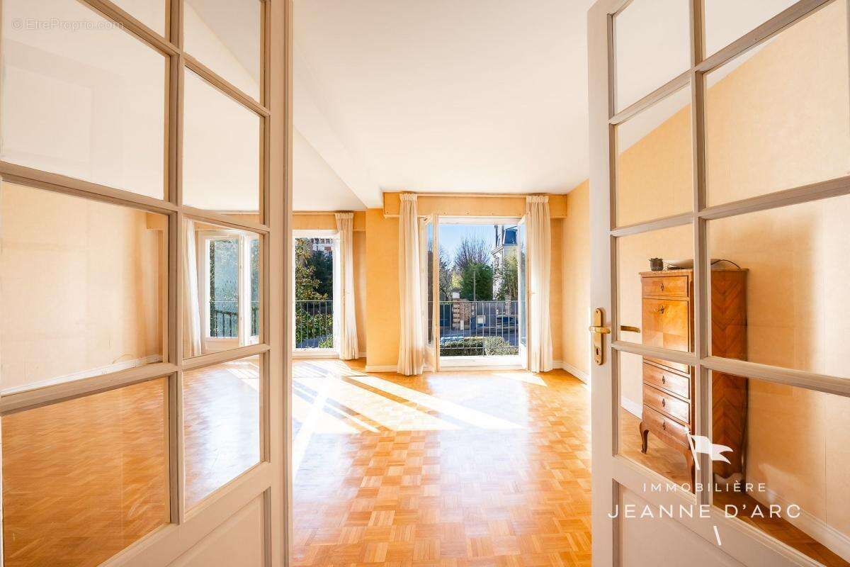 Appartement à VERSAILLES