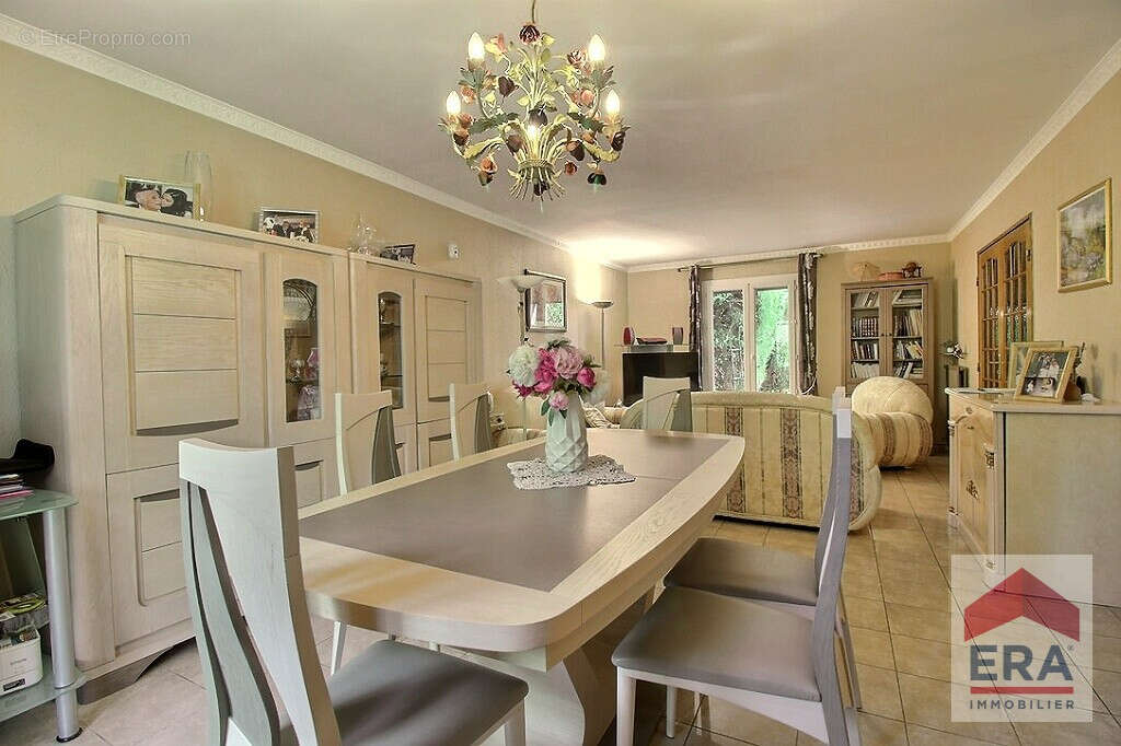 Maison à LE PONTET