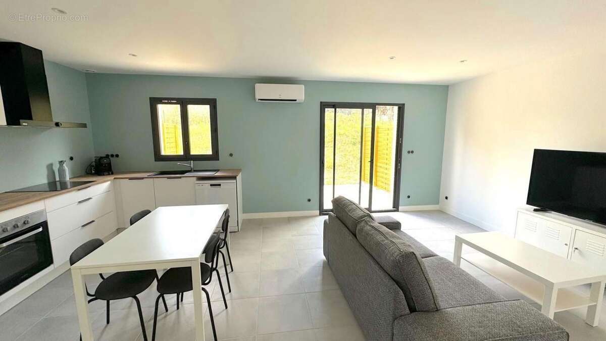 Commerce à NAILLOUX