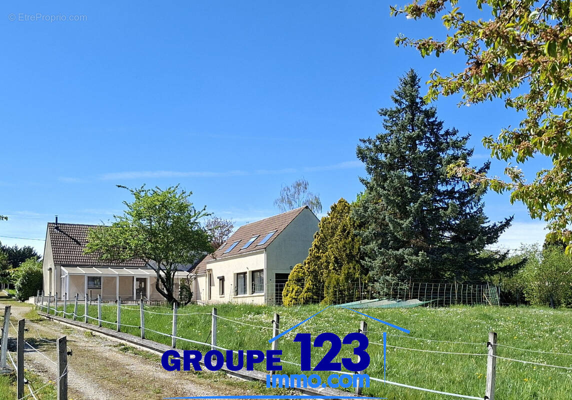 Maison à CHASSY